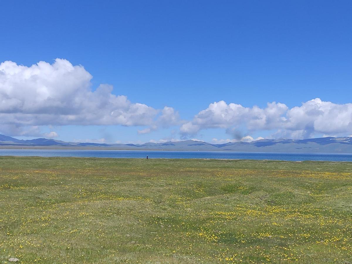 Yurt Camp Ali-Nur At Lake Song-Kol Юрточный Лагерь Али-Нур Озеро Сон-Куль Сон-Куль Кыргызстан Нарын Kyrgyzstan Naryn Eksteriør billede