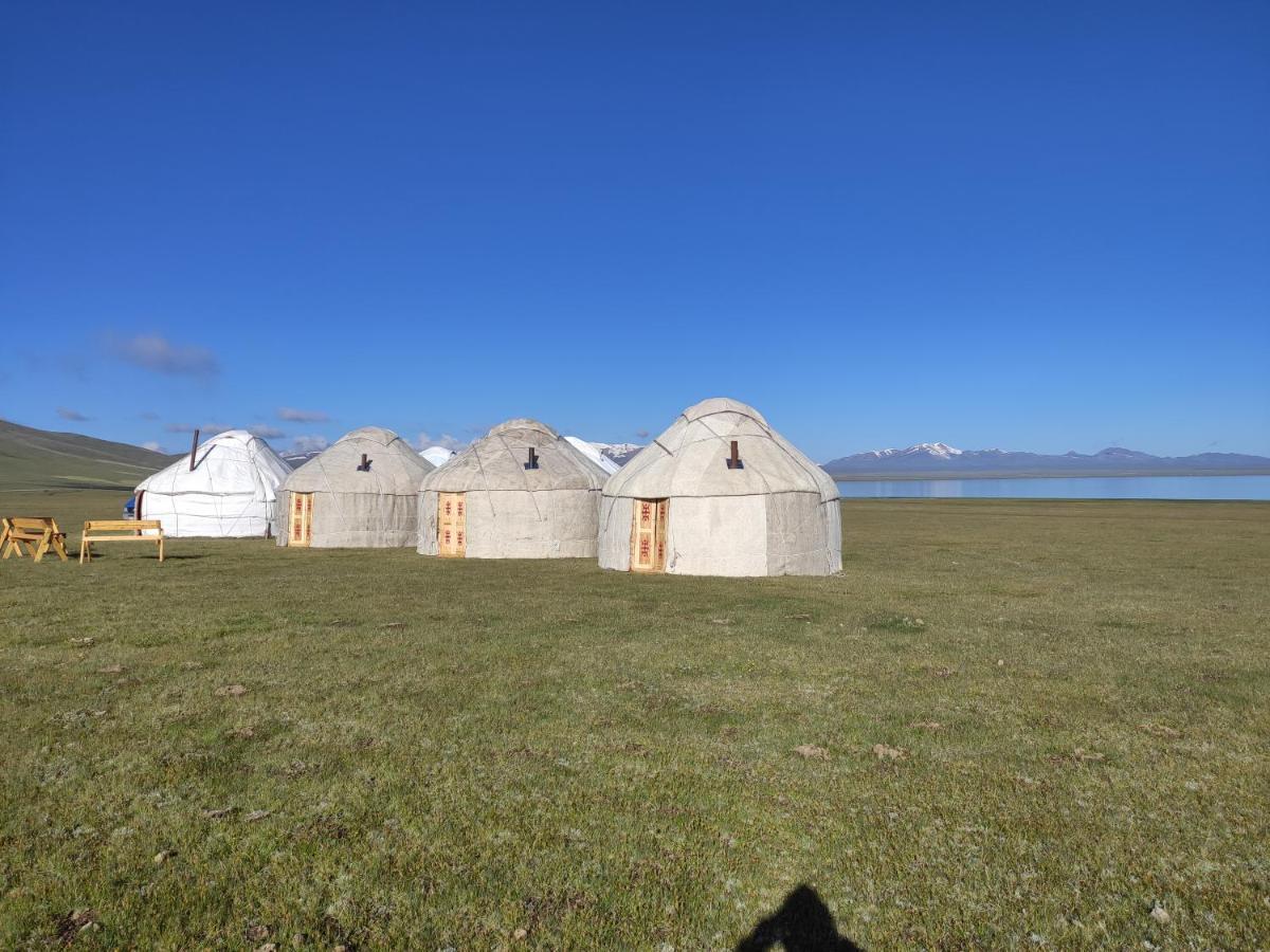 Yurt Camp Ali-Nur At Lake Song-Kol Юрточный Лагерь Али-Нур Озеро Сон-Куль Сон-Куль Кыргызстан Нарын Kyrgyzstan Naryn Eksteriør billede