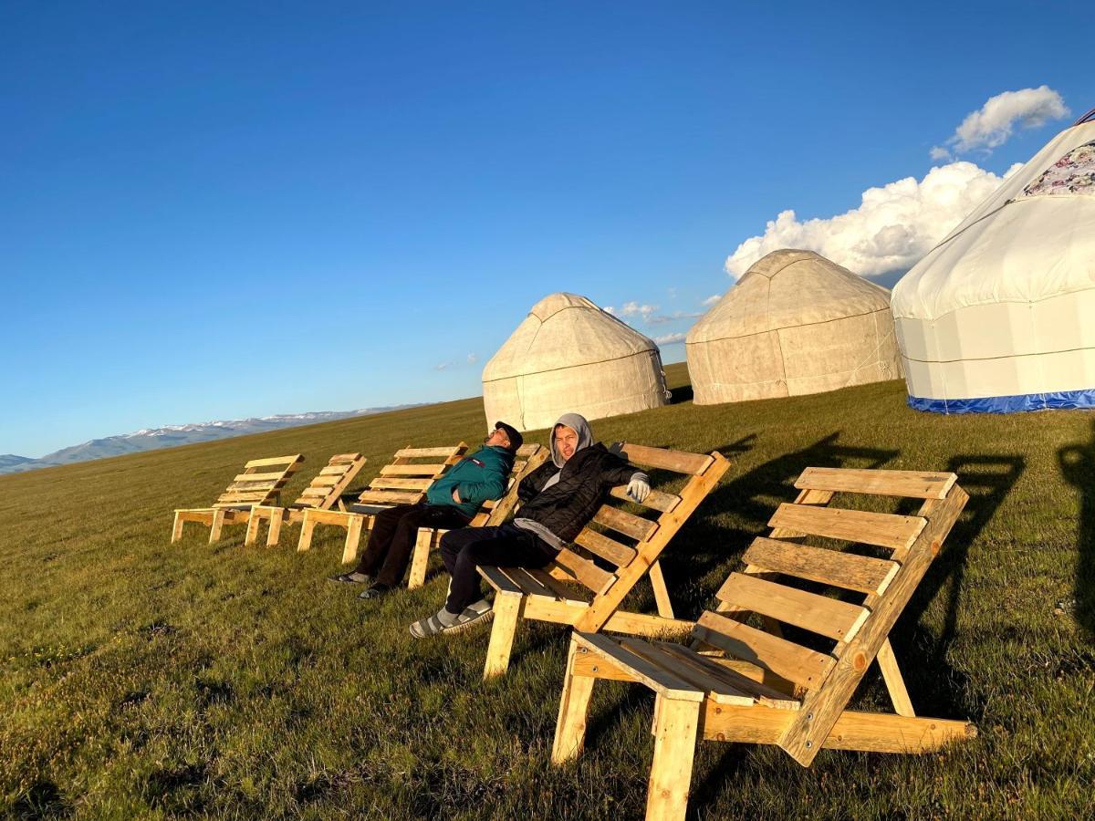 Yurt Camp Ali-Nur At Lake Song-Kol Юрточный Лагерь Али-Нур Озеро Сон-Куль Сон-Куль Кыргызстан Нарын Kyrgyzstan Naryn Eksteriør billede