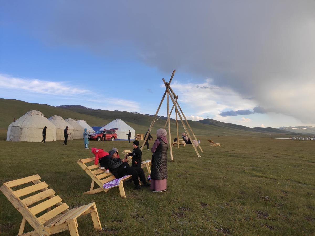Yurt Camp Ali-Nur At Lake Song-Kol Юрточный Лагерь Али-Нур Озеро Сон-Куль Сон-Куль Кыргызстан Нарын Kyrgyzstan Naryn Eksteriør billede
