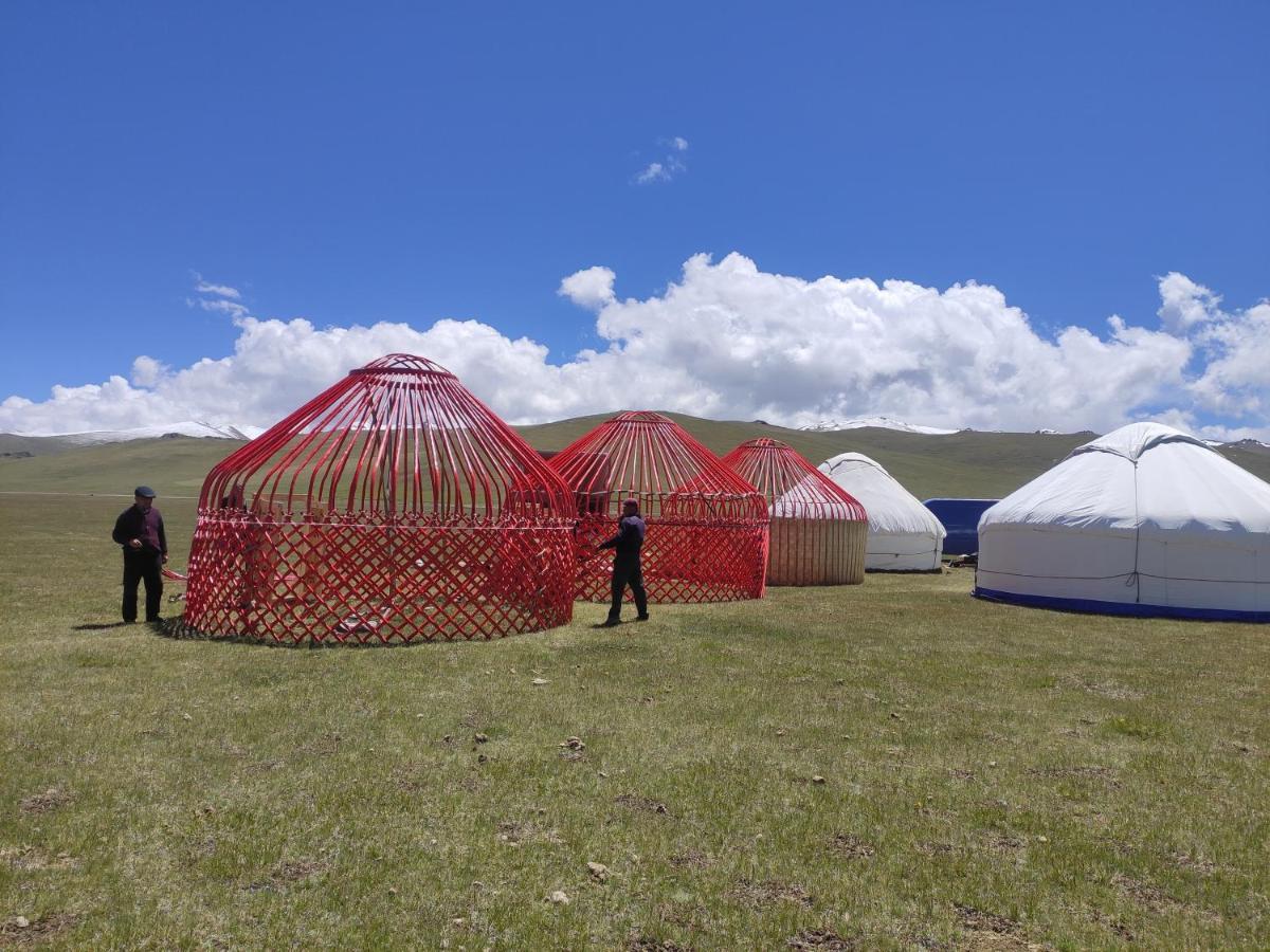 Yurt Camp Ali-Nur At Lake Song-Kol Юрточный Лагерь Али-Нур Озеро Сон-Куль Сон-Куль Кыргызстан Нарын Kyrgyzstan Naryn Eksteriør billede