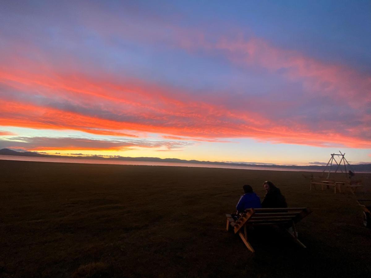 Yurt Camp Ali-Nur At Lake Song-Kol Юрточный Лагерь Али-Нур Озеро Сон-Куль Сон-Куль Кыргызстан Нарын Kyrgyzstan Naryn Eksteriør billede