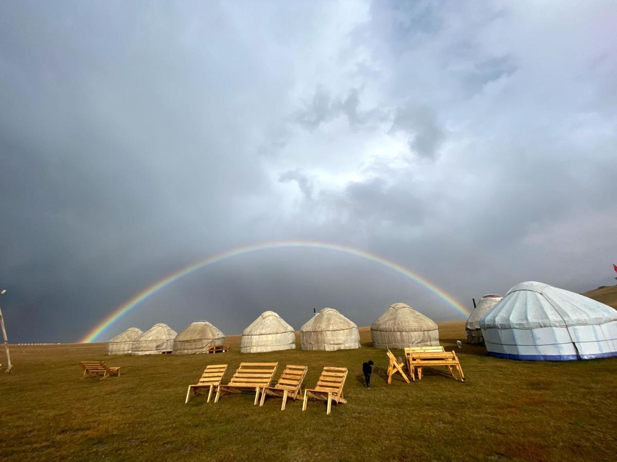 Yurt Camp Ali-Nur At Lake Song-Kol Юрточный Лагерь Али-Нур Озеро Сон-Куль Сон-Куль Кыргызстан Нарын Kyrgyzstan Naryn Eksteriør billede