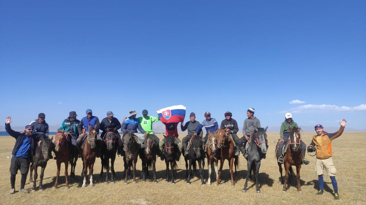 Yurt Camp Ali-Nur At Lake Song-Kol Юрточный Лагерь Али-Нур Озеро Сон-Куль Сон-Куль Кыргызстан Нарын Kyrgyzstan Naryn Eksteriør billede