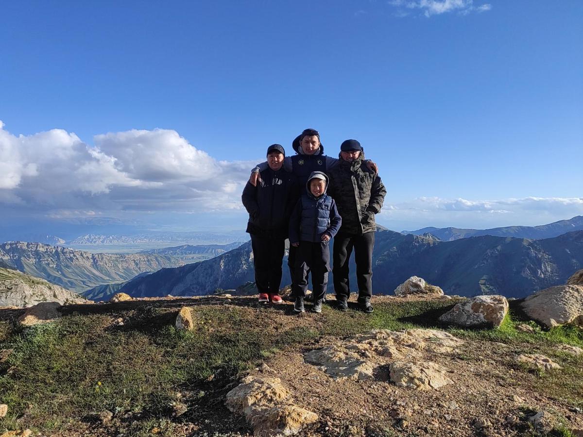 Yurt Camp Ali-Nur At Lake Song-Kol Юрточный Лагерь Али-Нур Озеро Сон-Куль Сон-Куль Кыргызстан Нарын Kyrgyzstan Naryn Eksteriør billede