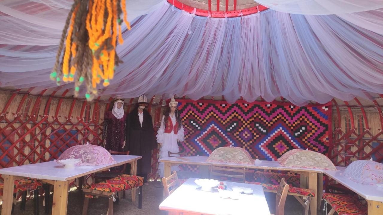 Yurt Camp Ali-Nur At Lake Song-Kol Юрточный Лагерь Али-Нур Озеро Сон-Куль Сон-Куль Кыргызстан Нарын Kyrgyzstan Naryn Eksteriør billede