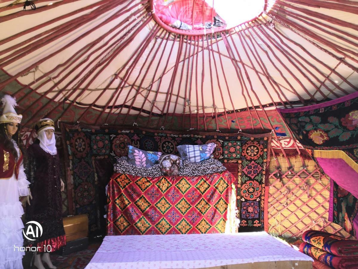 Yurt Camp Ali-Nur At Lake Song-Kol Юрточный Лагерь Али-Нур Озеро Сон-Куль Сон-Куль Кыргызстан Нарын Kyrgyzstan Naryn Eksteriør billede