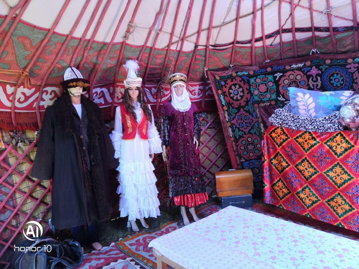 Yurt Camp Ali-Nur At Lake Song-Kol Юрточный Лагерь Али-Нур Озеро Сон-Куль Сон-Куль Кыргызстан Нарын Kyrgyzstan Naryn Eksteriør billede