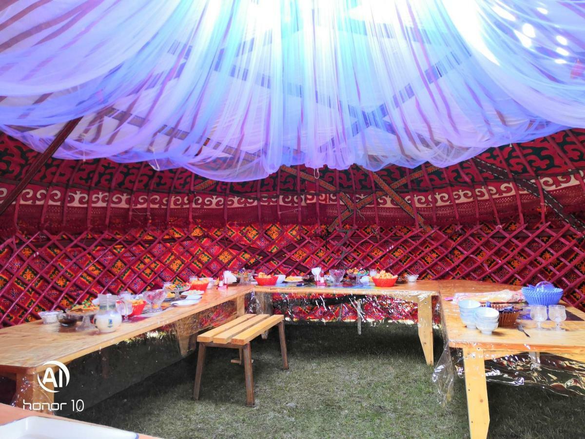 Yurt Camp Ali-Nur At Lake Song-Kol Юрточный Лагерь Али-Нур Озеро Сон-Куль Сон-Куль Кыргызстан Нарын Kyrgyzstan Naryn Eksteriør billede