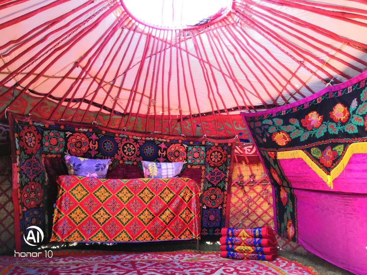 Yurt Camp Ali-Nur At Lake Song-Kol Юрточный Лагерь Али-Нур Озеро Сон-Куль Сон-Куль Кыргызстан Нарын Kyrgyzstan Naryn Eksteriør billede