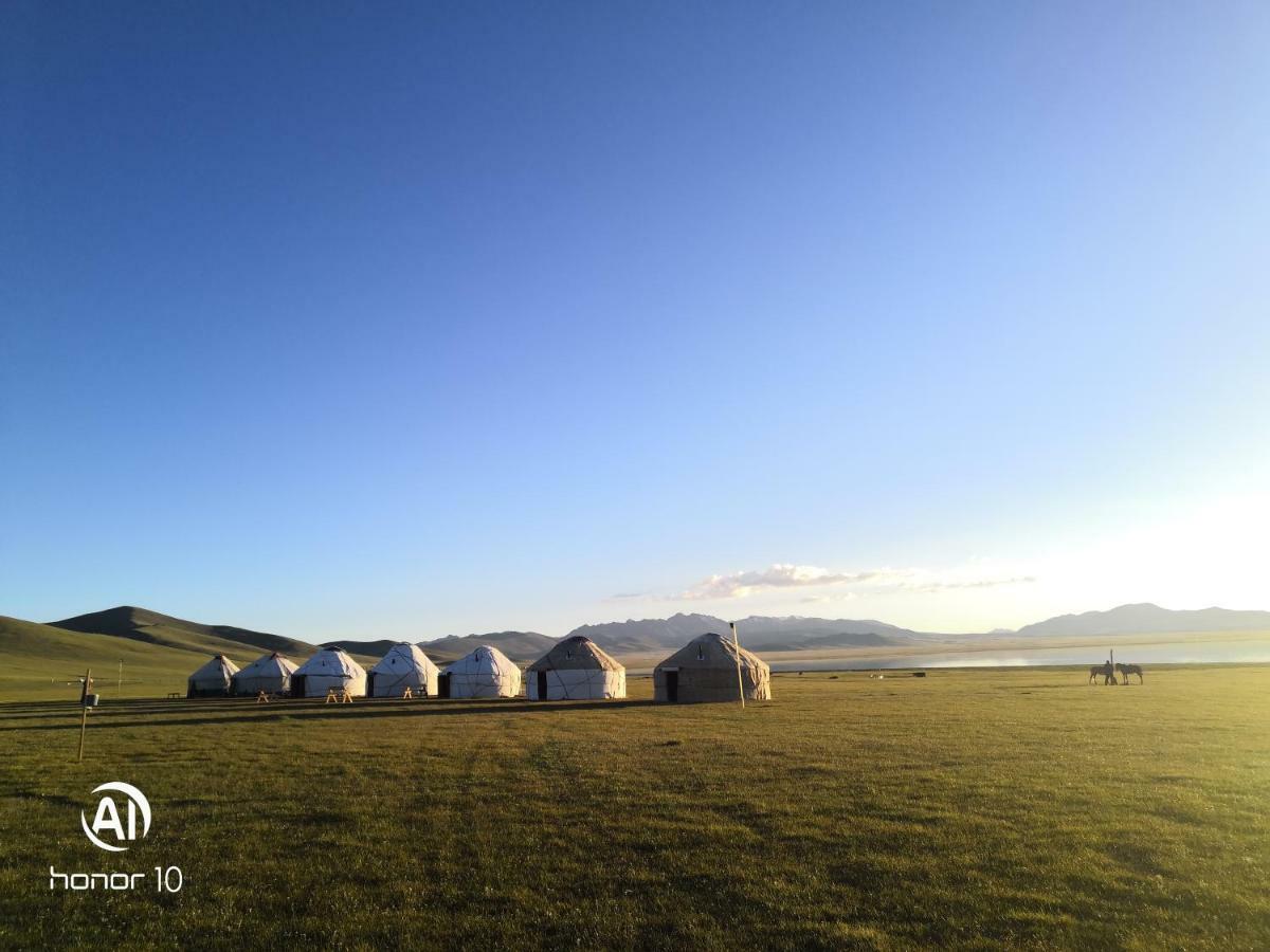 Yurt Camp Ali-Nur At Lake Song-Kol Юрточный Лагерь Али-Нур Озеро Сон-Куль Сон-Куль Кыргызстан Нарын Kyrgyzstan Naryn Eksteriør billede