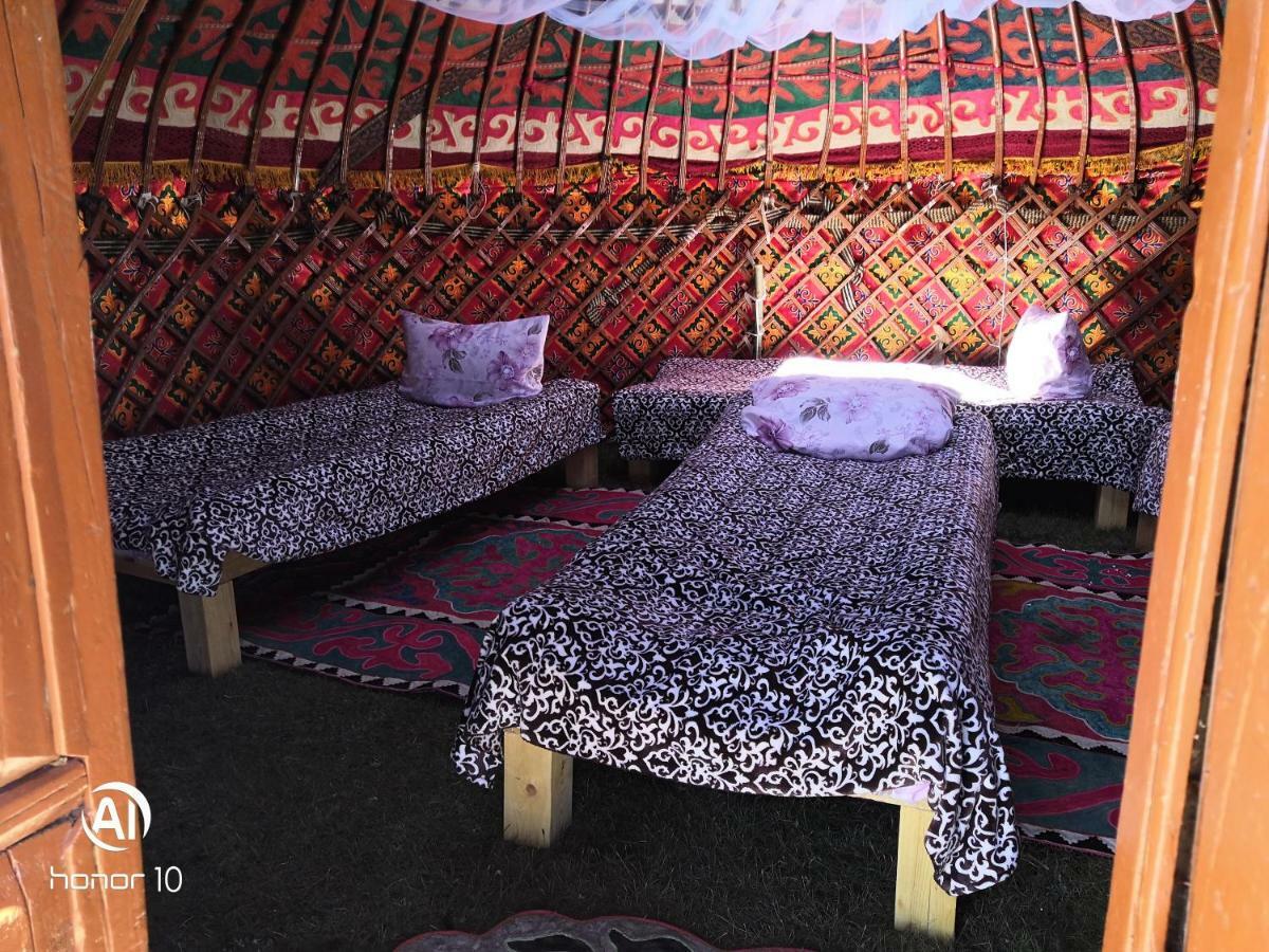Yurt Camp Ali-Nur At Lake Song-Kol Юрточный Лагерь Али-Нур Озеро Сон-Куль Сон-Куль Кыргызстан Нарын Kyrgyzstan Naryn Eksteriør billede