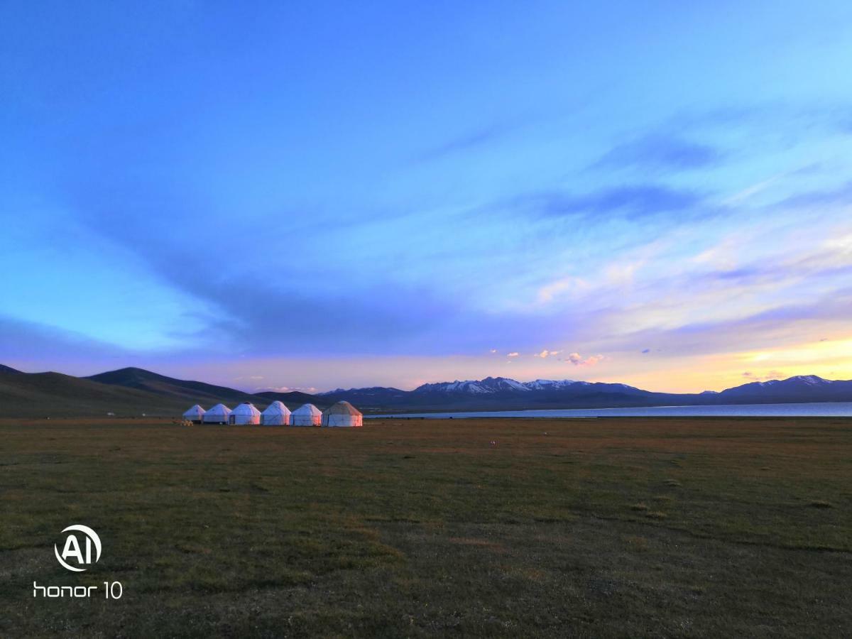 Yurt Camp Ali-Nur At Lake Song-Kol Юрточный Лагерь Али-Нур Озеро Сон-Куль Сон-Куль Кыргызстан Нарын Kyrgyzstan Naryn Eksteriør billede