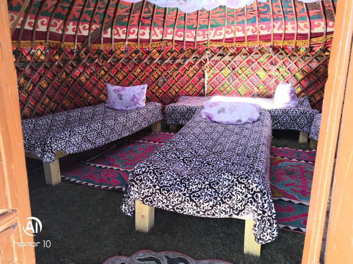 Yurt Camp Ali-Nur At Lake Song-Kol Юрточный Лагерь Али-Нур Озеро Сон-Куль Сон-Куль Кыргызстан Нарын Kyrgyzstan Naryn Eksteriør billede